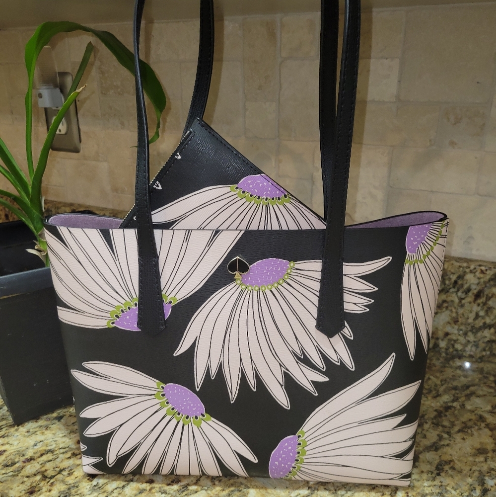 Kate Spade NY Molly Falling Flower Tote W/ Wristlet NWOT